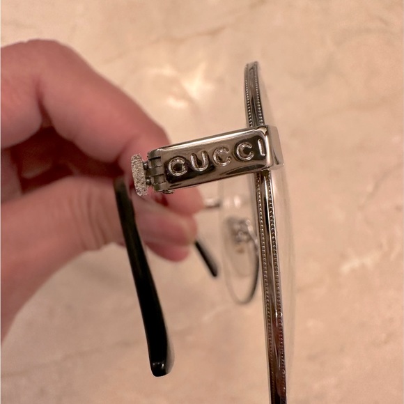 GUCCI UNISEX SILVER FRAME AVIATOR GLASSES - Picture 3 of 4